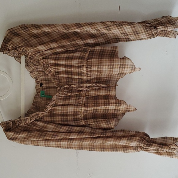 Charming plaid crop top CUTE! - Picture 1 of 10